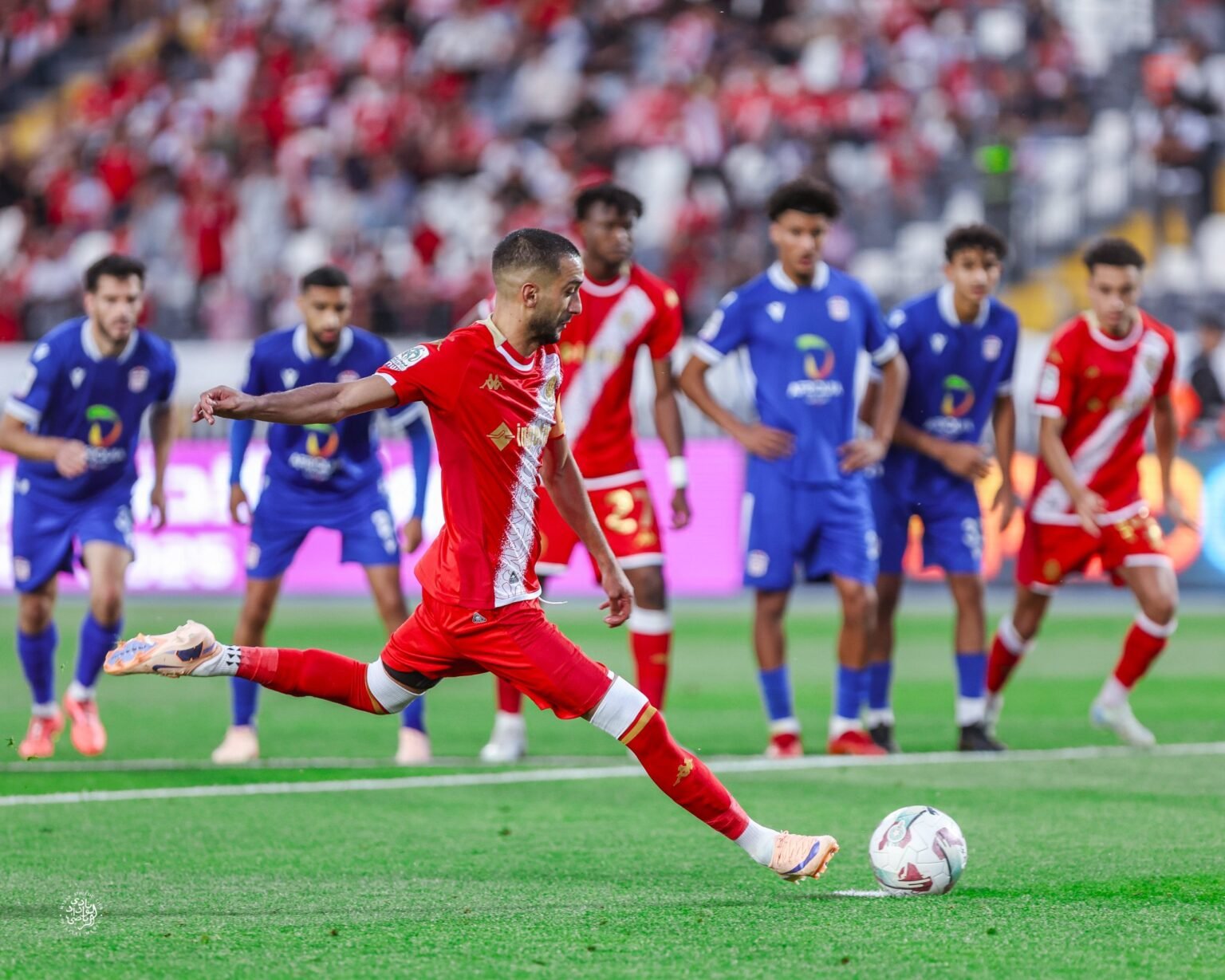 Wydad Casablanca : Hakim Ziyech s'offre un triplé spectaculaire (vidéo) - Africa Top Sports