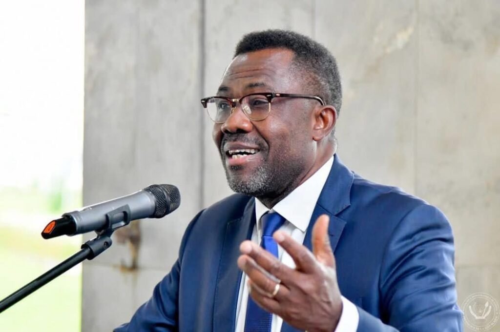 FECOFA : voici ceux qui vont accompagner Véron Mosengo ! - Africa Top Sports