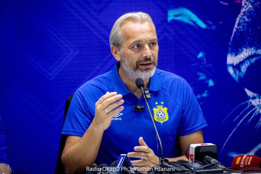 Mondial 2026 : "On ne peut pas amener tout le monde", Sébastien Desabre mise sur la continuité