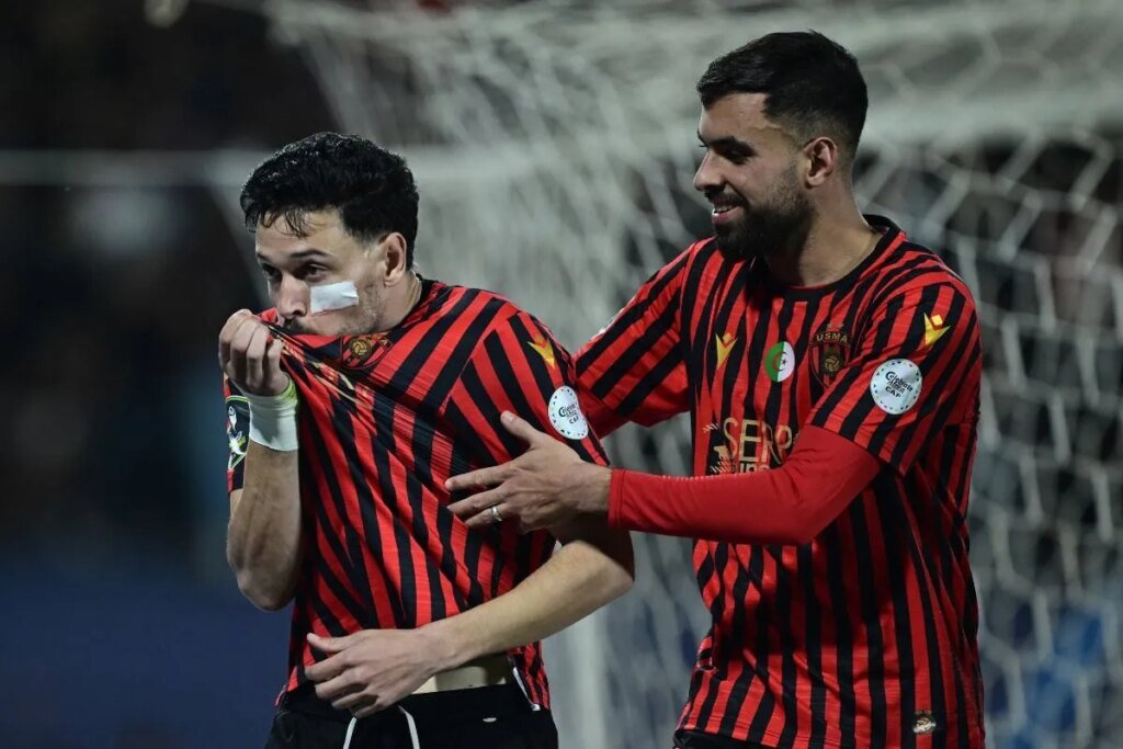 fin de match rocambolesque en Algérie, l’USM Alger remporte la finale aller à la 98e