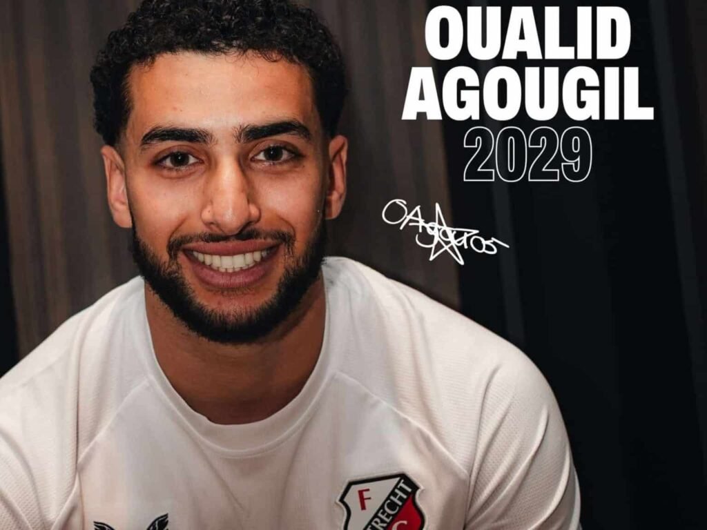 Oualid Agougil (20 ans ) : le milieu marocain prolonge son contrat - Africa Top Sports