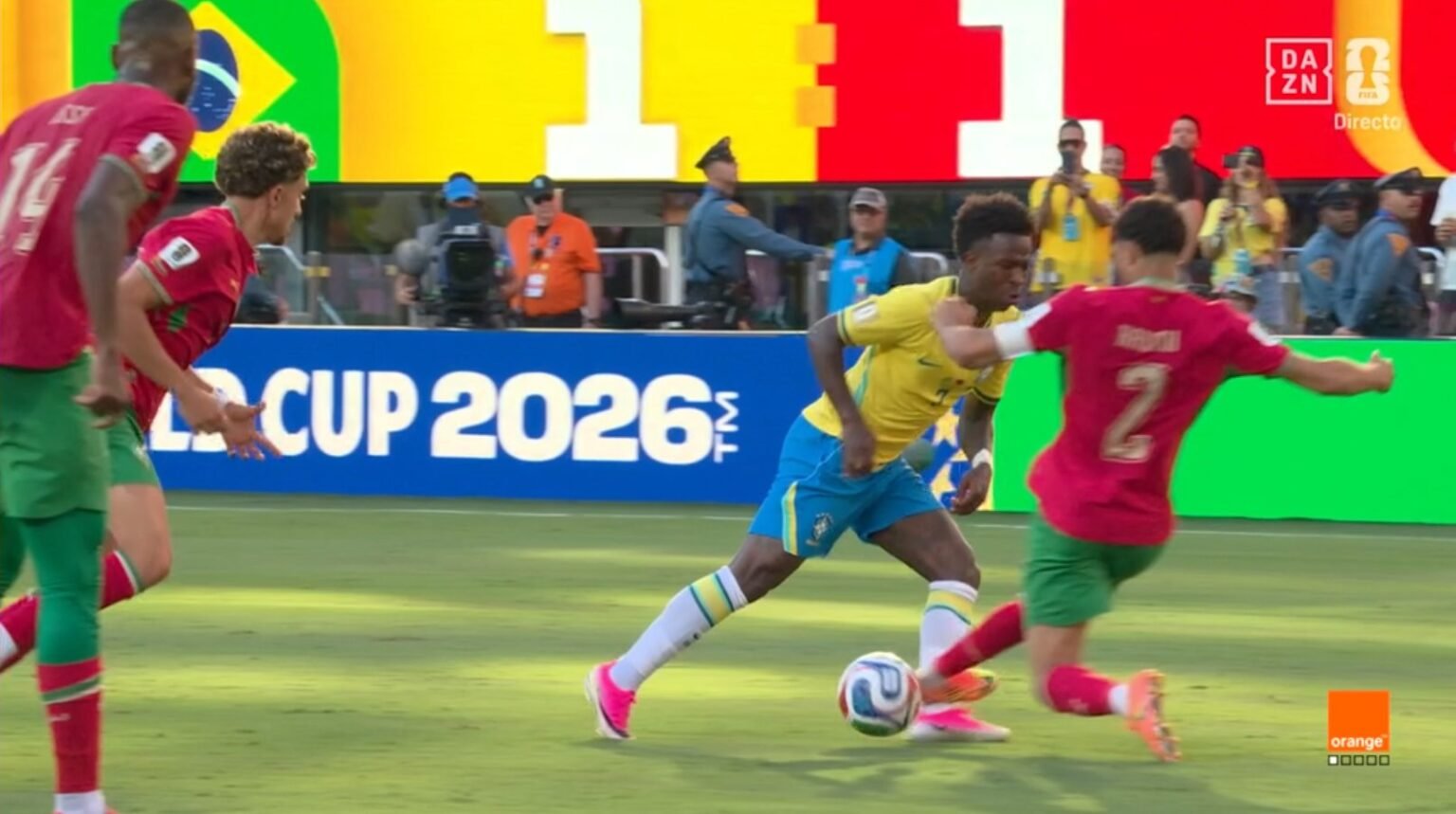 Coupe du monde 2026 : "Hakimi méritait un rouge direct contre le Brésil", Ibrahimovic (vidéo)