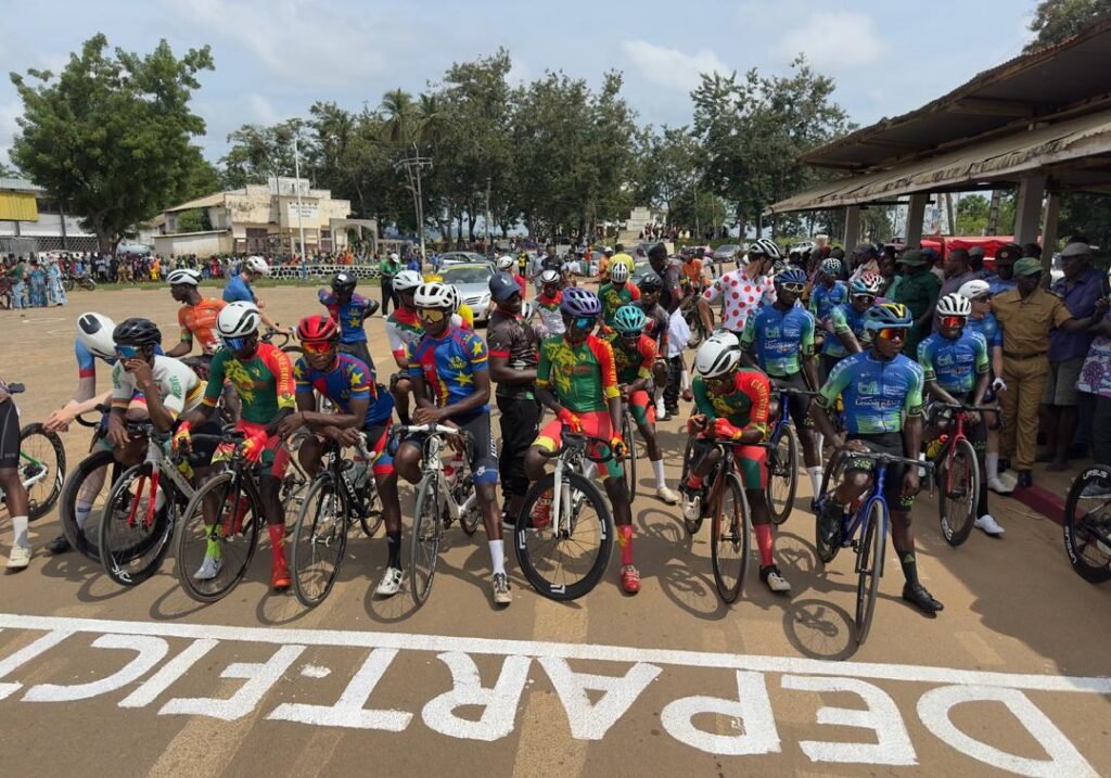 Cyclisme/22è édition du Tour du Cameroun:L’Hollandais Erberveld Jorik au-dessus du lot à la 6è étape Douala Circuit 77 kms. Cyclisme/22è édition du Tour du Cameroun:L’Hollandais Erberveld Jorik au-dessus du lot à la 6è étape Douala Circuit 77 kms.