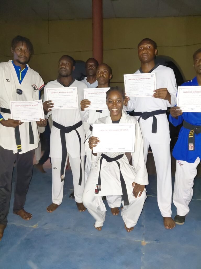 Taekwondo WT:Les résultats de tests de passage des grades dévoilés par la Direction Technique Nationale de la Fécot. Taekwondo WT:Les résultats de tests de passage des grades dévoilés par la Direction Technique Nationale de la Fécot.