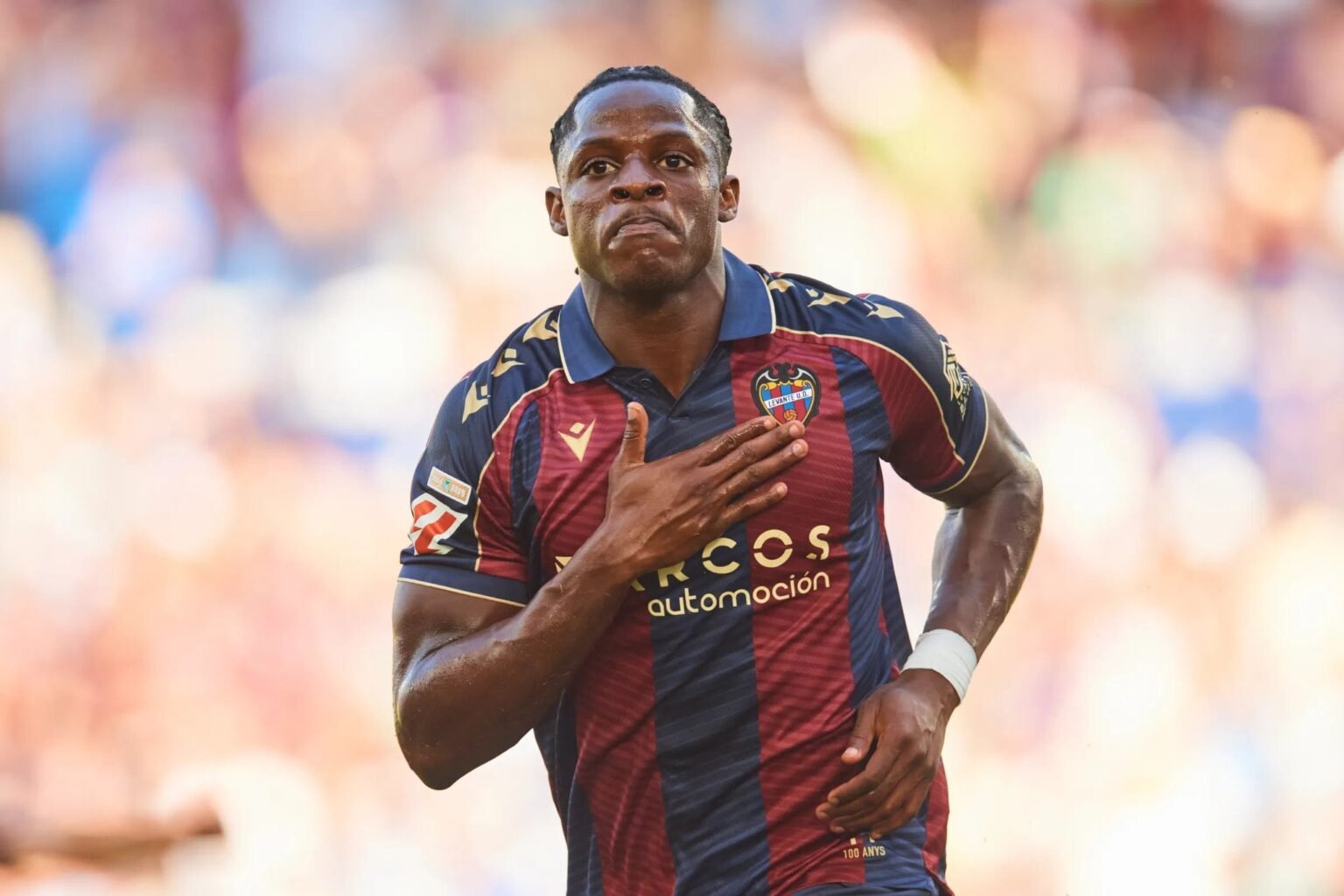 Mercato : Karl Etta Eyong dans le viseur de la Premier League - Africa Top Sports
