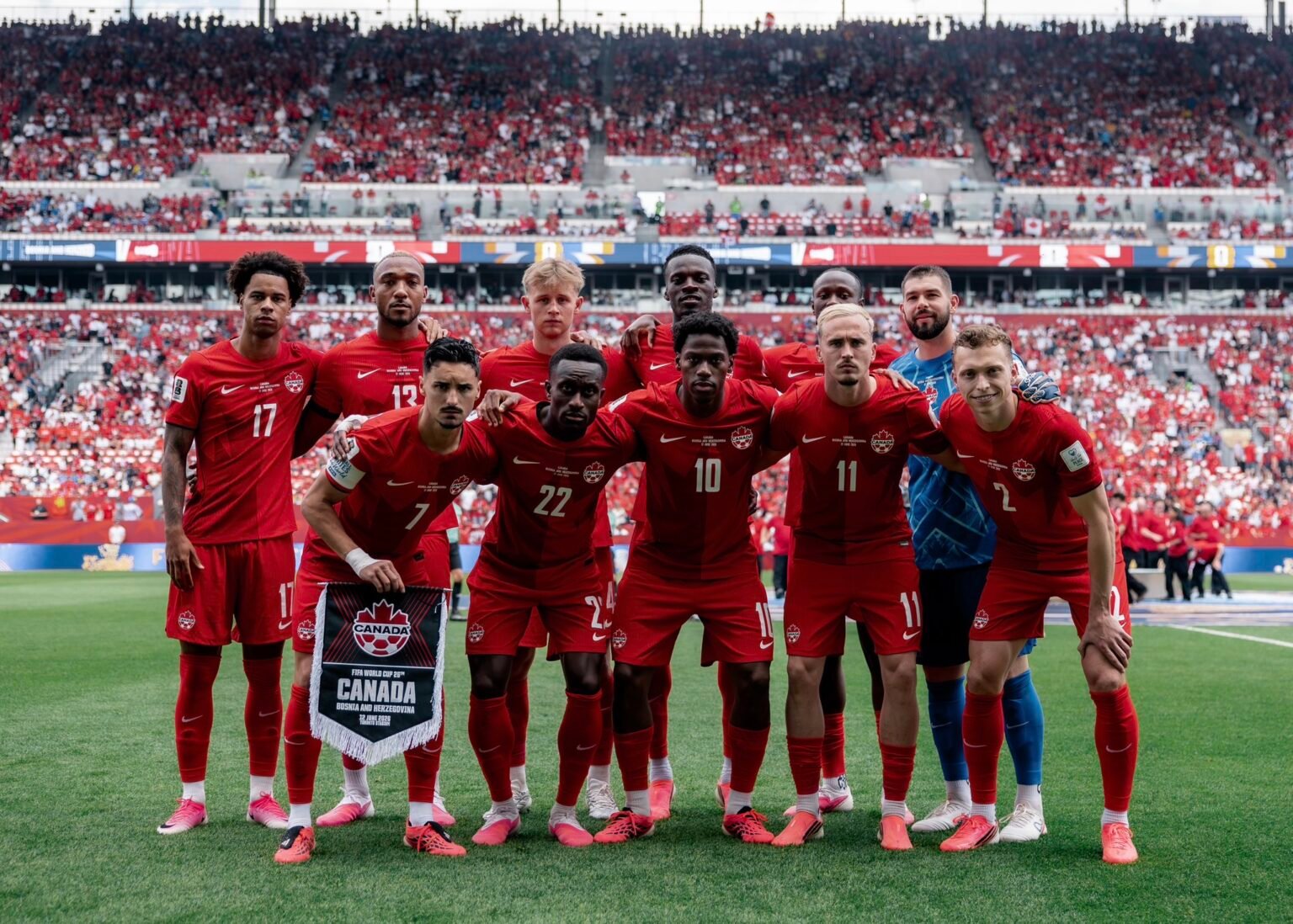 Coupe du monde 2026 : Ahmed et Larin titulaires, les compositions officielles de Canada vs Qatar