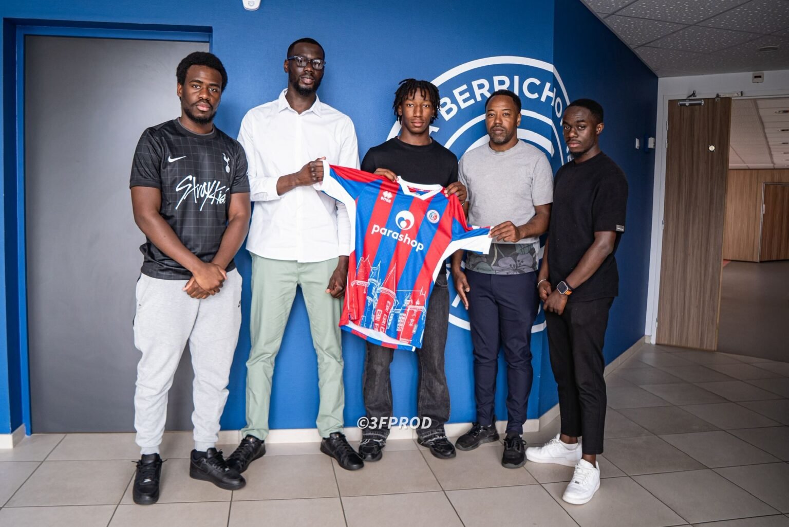 Transfert:Raphaël Nzabakomada-Yakoma rejoint Châteauroux - Africa Top Sports