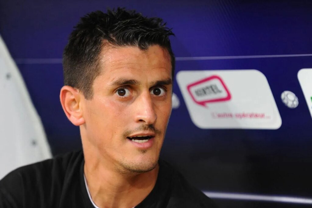 « je n’aime pas ça », le sélectionneur U23 Rafik Saïfi prévient les binationaux hésitants "je n'aime pas ça", le sélectionneur U23 Rafik Saïfi prévient les binationaux hésitants