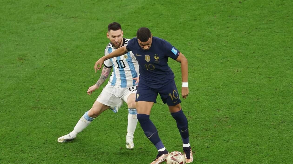 Coupe du monde 2026 : Mbappé refuse le duel avec Messi Coupe du monde 2026 : Mbappé refuse le duel avec Messi
