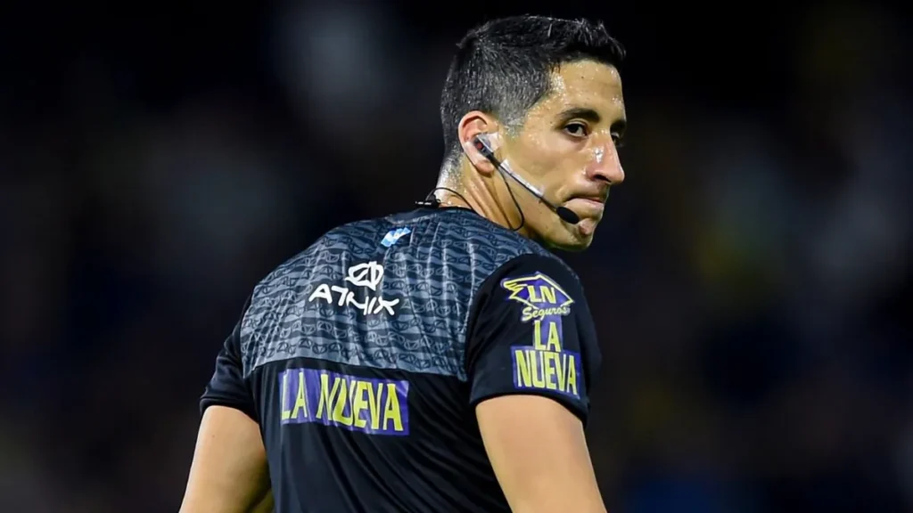 Coupe du monde 2026 : Algérie – Suisse avec un arbitre réputé pour sa grande sévérité Coupe du monde 2026 : Algérie - Suisse avec un arbitre réputé pour sa grande sévérité