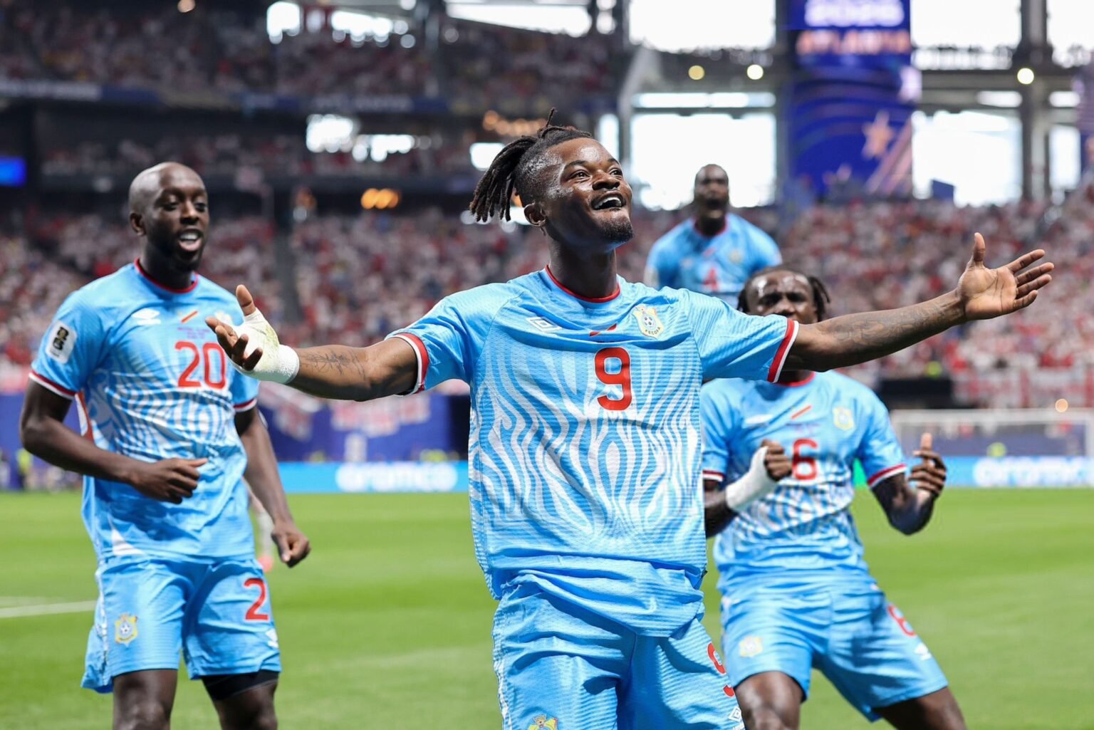 Coupe du monde 2026 : Cipenga buteur, Mpasi impérial… la RDC tient son exploit face à l’Angleterre (Mi-temps) Coupe du monde 2026 : Cipenga buteur, Mpasi impérial... la RDC tient son exploit face à l'Angleterre (Mi-temps)